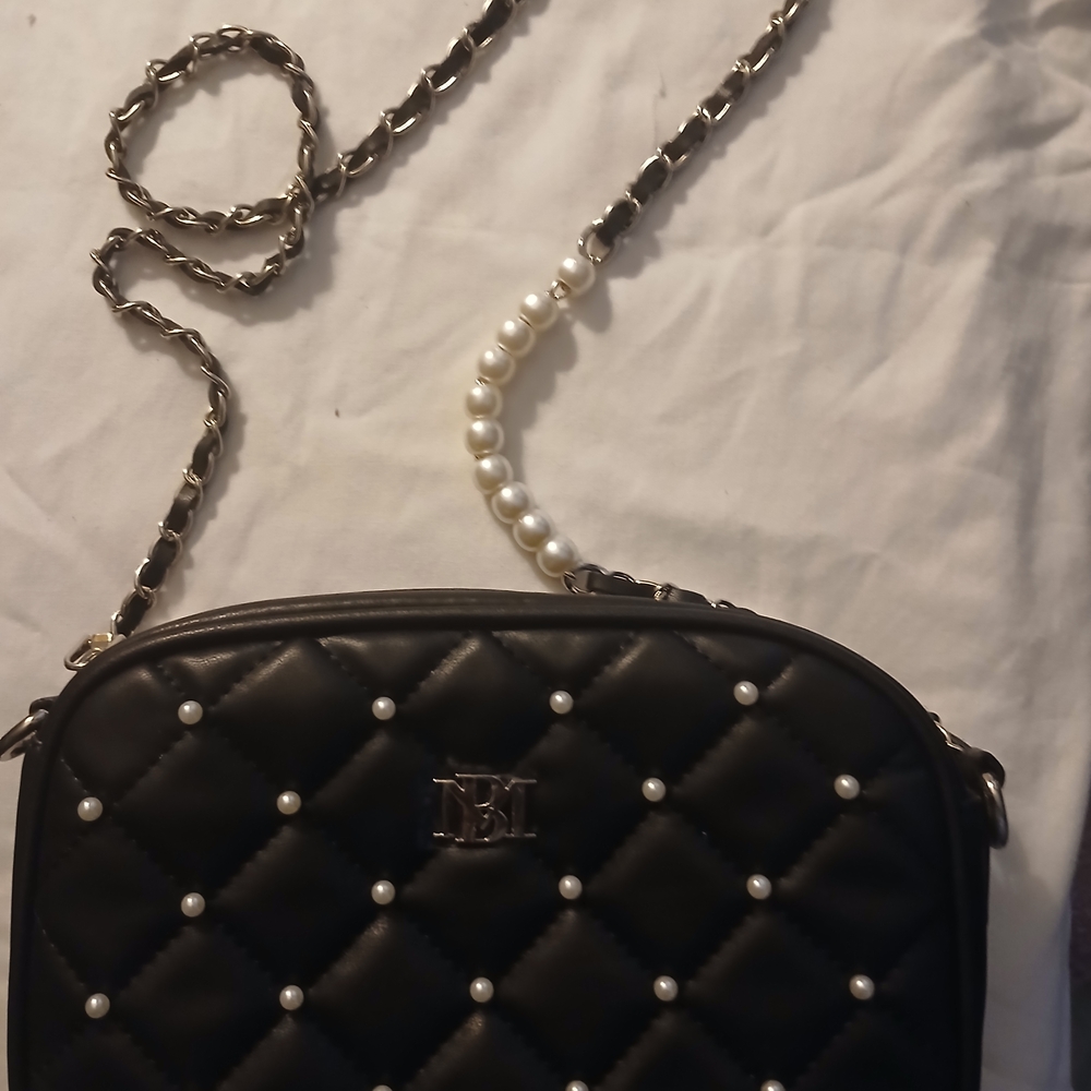 Chic Black Quilted Crossbody Bag with Pearl Detail
